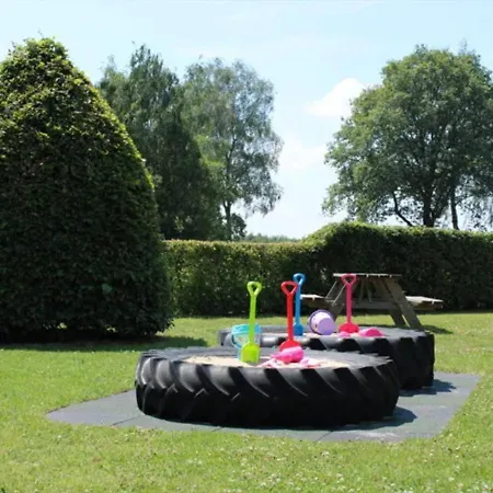 Minicamping De Lindenhoeve - Tent Eendje Nistelrode